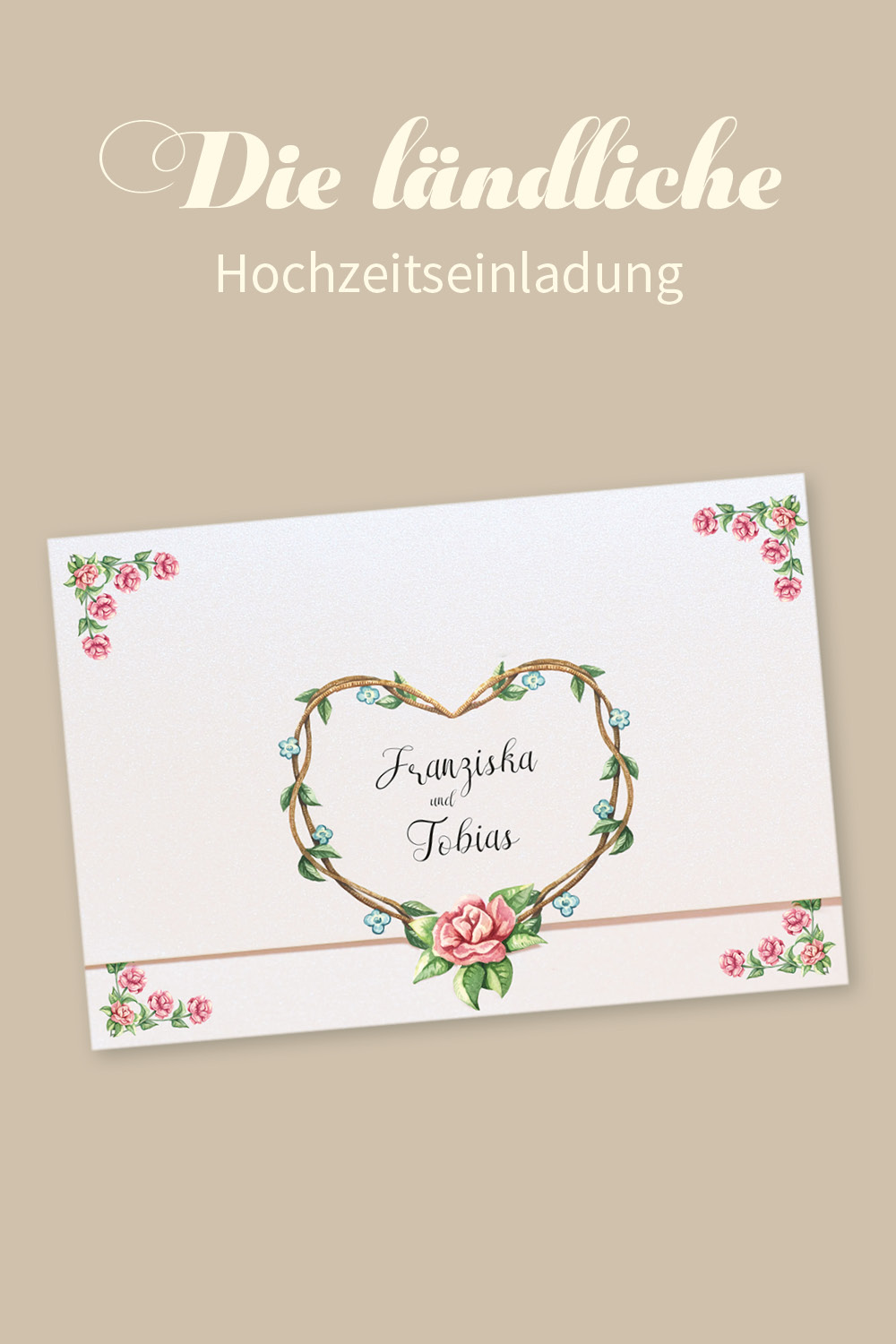 Mit Blumenranken verzierte Einladungskarten zur Hochzeit.
