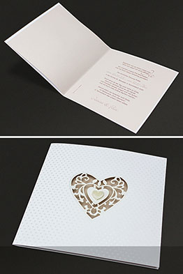 Einladungskarte, bedruckt und aufgeklappt.