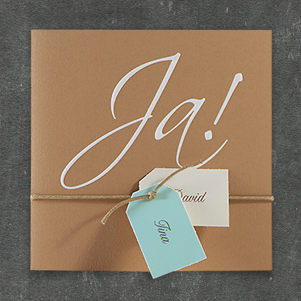 Hochzeitseinladungen-Vintage-Kraftpapier Moderne Hochzeitseinladungen im Vintage-Style, mit großem, weißen Ja. Die Einladungen sind aus stabilem Karton gefertigt.